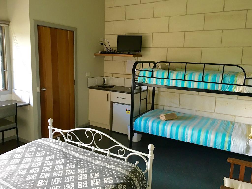 Port Campbell Guesthouse & Flash Packers Eksteriør billede